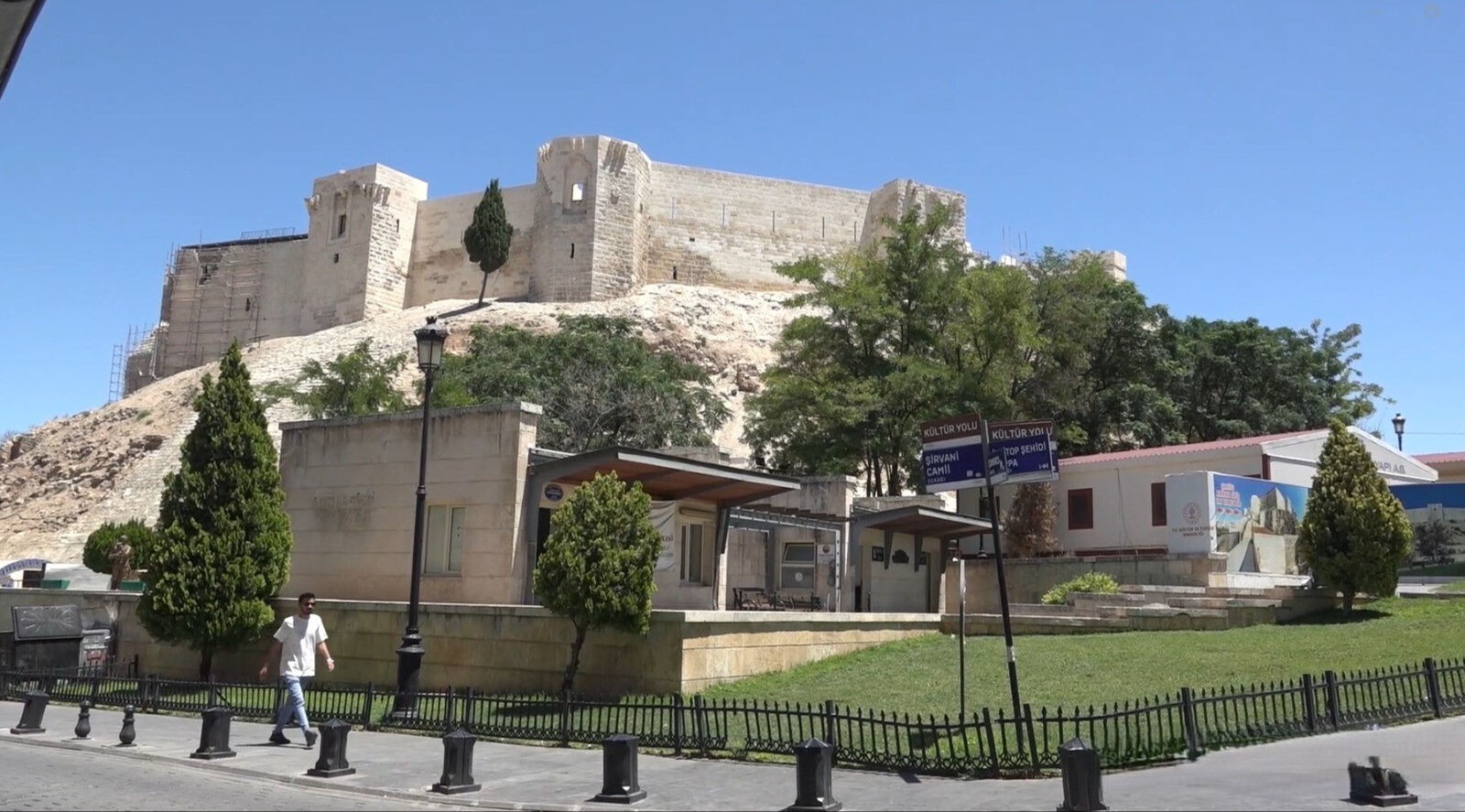 40 derecenin altında restorasyona devam edildi! Gaziantep Kalesi ziyarete hazırlanıyor 40 derecenin altında restorasyona devam edildi! Gaziantep Kalesi ziyarete hazırlanıyor - 4. Resim
