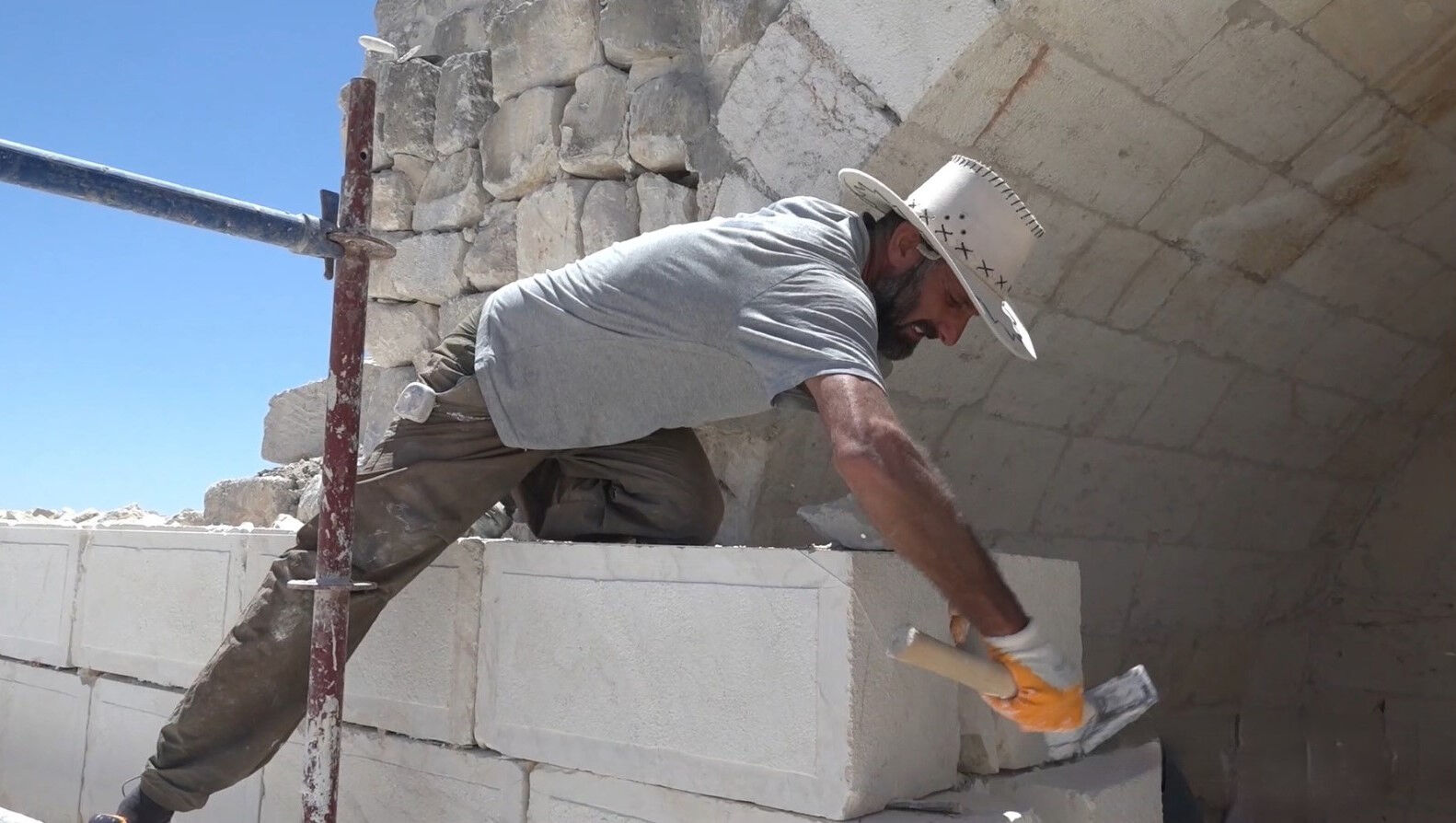 40 derecenin altında restorasyona devam edildi! Gaziantep Kalesi ziyarete hazırlanıyor 40 derecenin altında restorasyona devam edildi! Gaziantep Kalesi ziyarete hazırlanıyor - 2. Resim