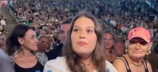 Aşkın Nur Yengi ile Haluk Bilginer'in kızı büyüdü! Son hali görenleri şaşırttı Aşkın Nur Yengi ile Haluk Bilginer'in kızı büyüdü! Son hali görenleri şaşırttı - 3. Resim