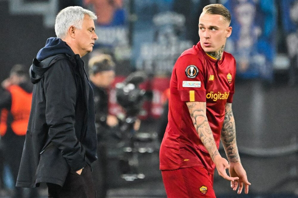 Beşiktaş, Mourinho'nun eski öğrencisi Rick Karsdorp için pazarlık masasında Beşiktaş, Mourinho'nun eski öğrencisi Rick Karsdorp için pazarlık masasında - 3. Resim