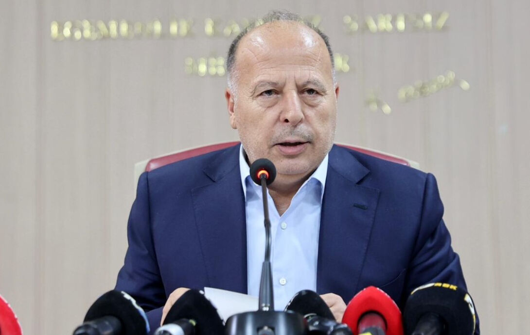CHP'li belediyede atama skandalı! Yüreğir Belediye Başkanı Ali Demirçalı akrabalarını müdür yapmış CHP'li belediyede atama skandalı! Yüreğir Belediye Başkanı Ali Demirçalı akrabalarını müdür yapmış - 1. Resim