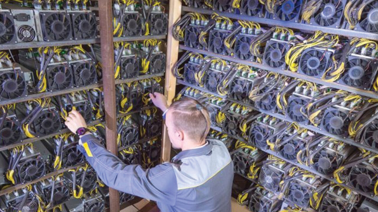 Rusya Devlet Başkanı Putin, kripto para madenciliği ve ödemeyi yasallaştıran kararnameyi imzaladı Kripto para madenciliği ve ödemeyi yasallaştıran kararname imzalandı - 1. Resim