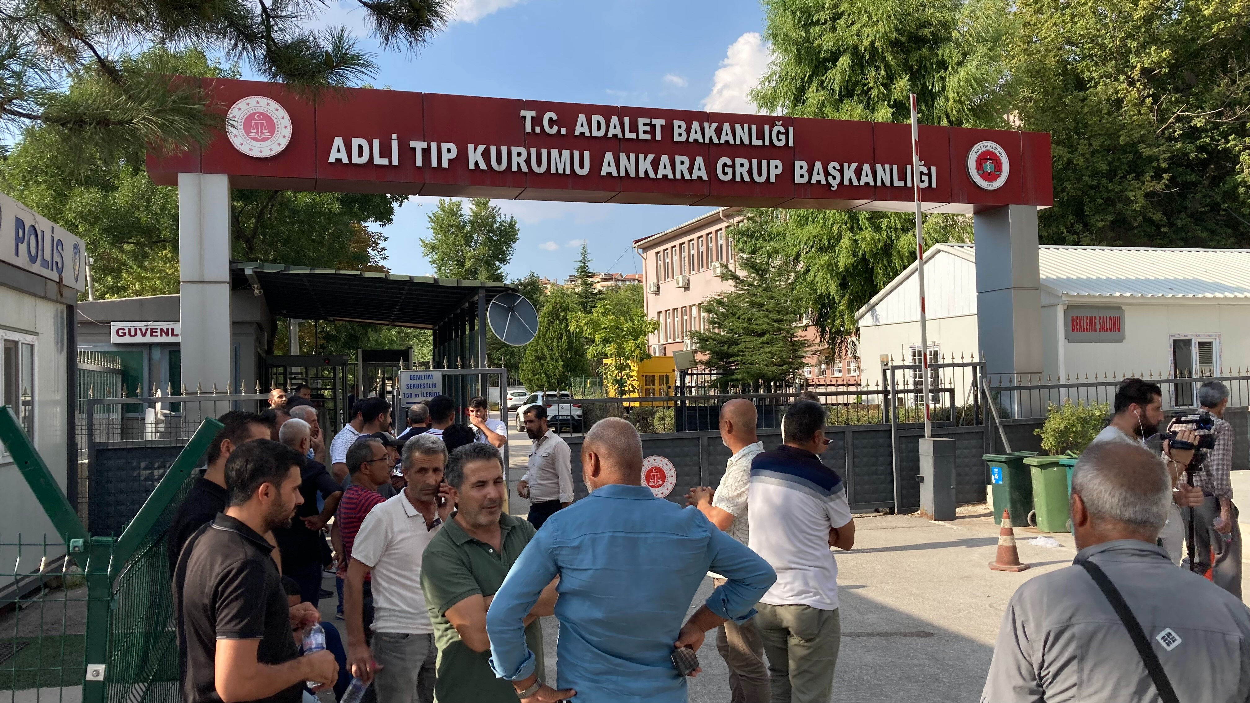 Ankara'daki otobüs kazasında kahreden detay! Damat perişan... Bir ay sonra düğünleri vardı Ankara'daki otobüs kazasında kahreden detay! Damat perişan... Bir ay sonra düğünleri vardı - 1. Resim
