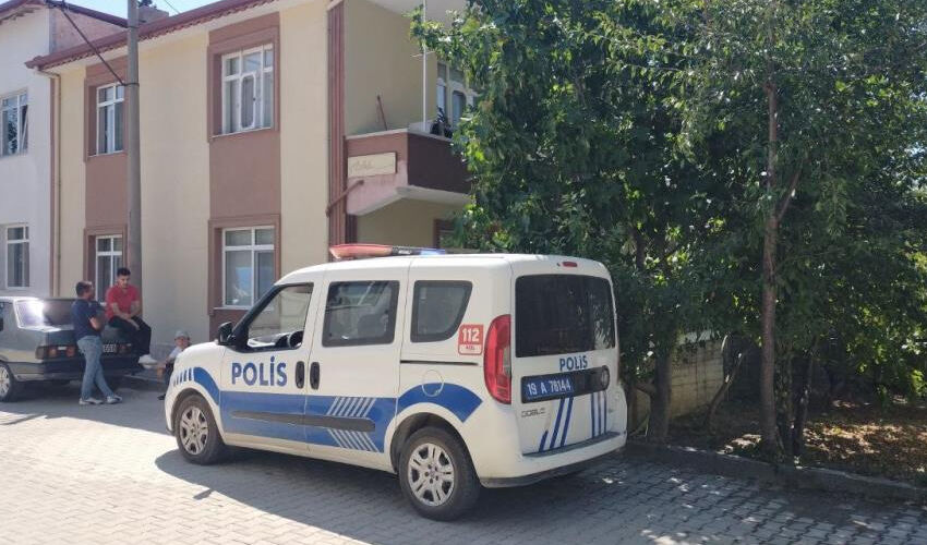 Bir s&uuml;redir haber alınamıyordu, cesedini mesai arkadaşları buldu - 2. Resim