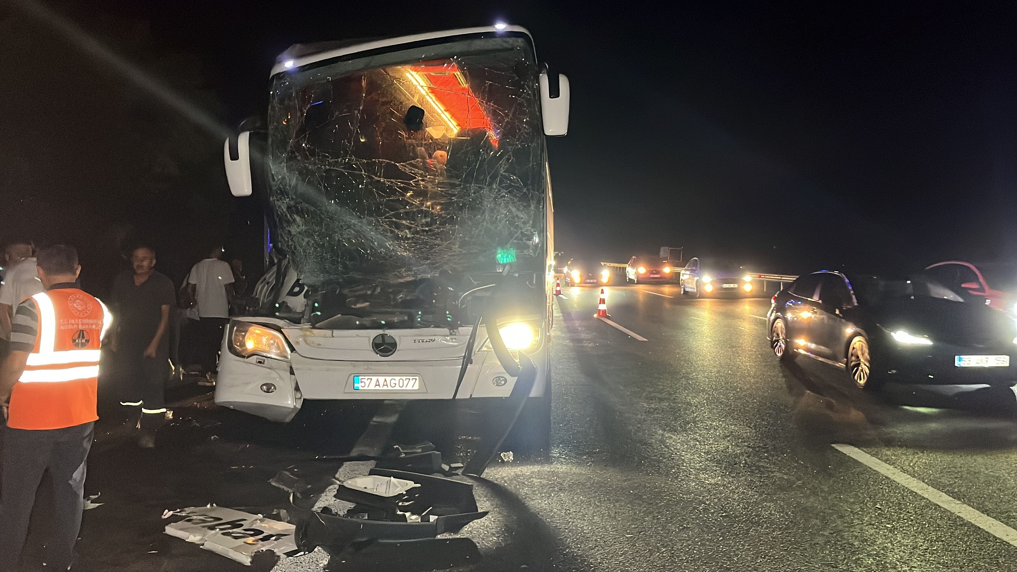 Düzce'de feci tır kazası! Çok sayıda yaralı var - 2. Resim