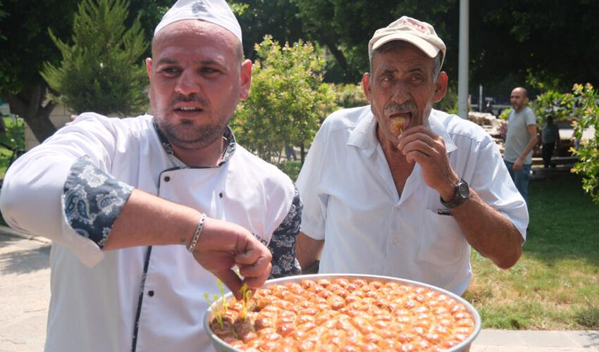 Fıstıklı ve cevizliyi aratmıyor! Dünyada bir ilk: Kıymalı baklava yaptı, tadanların yorumları şaşırttı - 3. Resim
