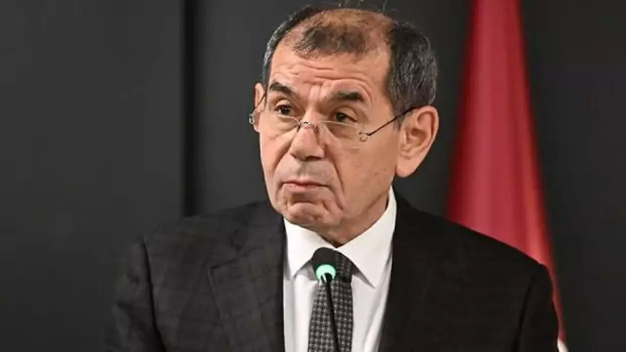 Galatasaray Başkanı Dursun Özbek açıklamalarda bulundu: "Ahlaksızlara tolerans yok" Galatasaray Başkanı Dursun Özbek, kulübün sponsorluk anlaşması için basın toplantısı düzenliyor - 2. Resim