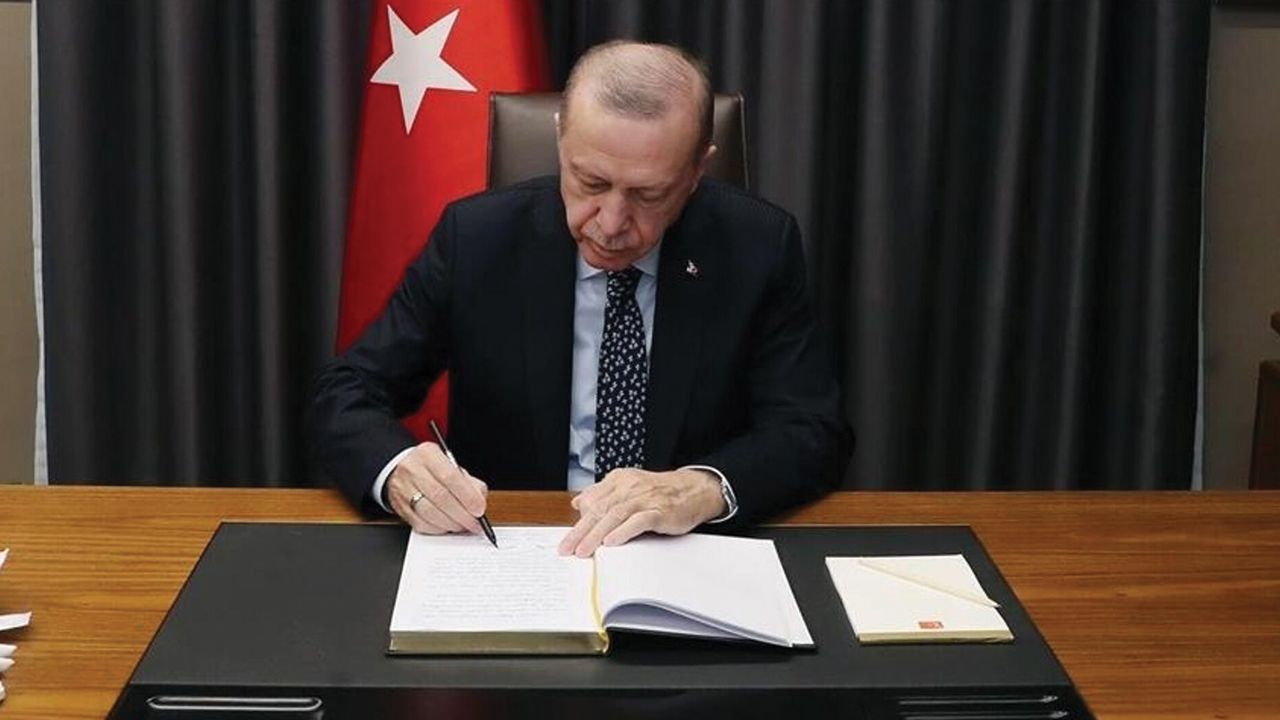 General ve amiral atamaları Resmi Gazete&#039;de yayımlandı! Cumhurbaşkanı Erdoğan imzaladı