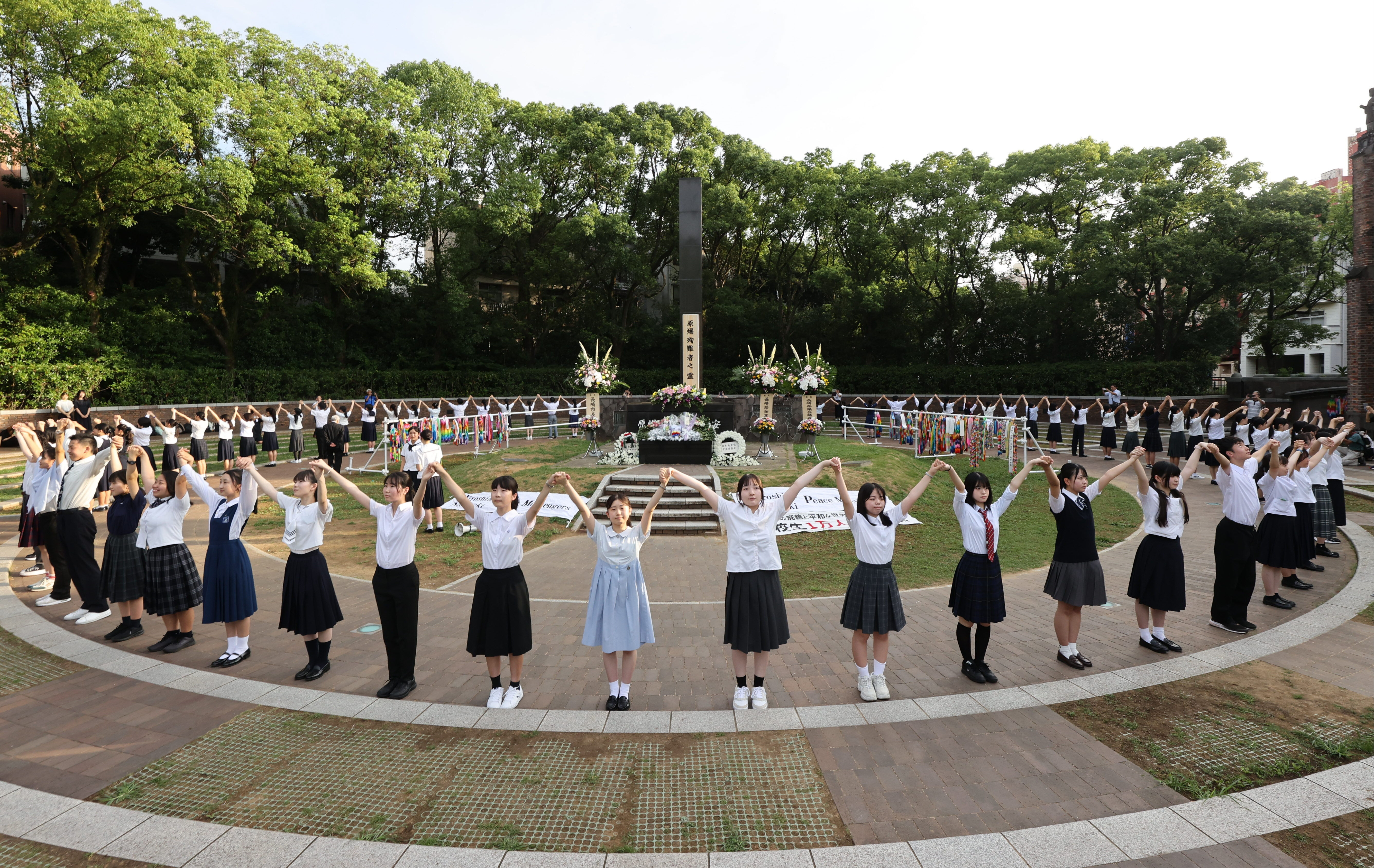 Gençler en öndeydi! Japonya'da atom bombası felaketinin 79'uncu yılı Nagazaki'de anıldı Japon gençler en öndeydi! Atom bombası felaketinin 79. yılı Nagazaki'de anıldı - 2. Resim