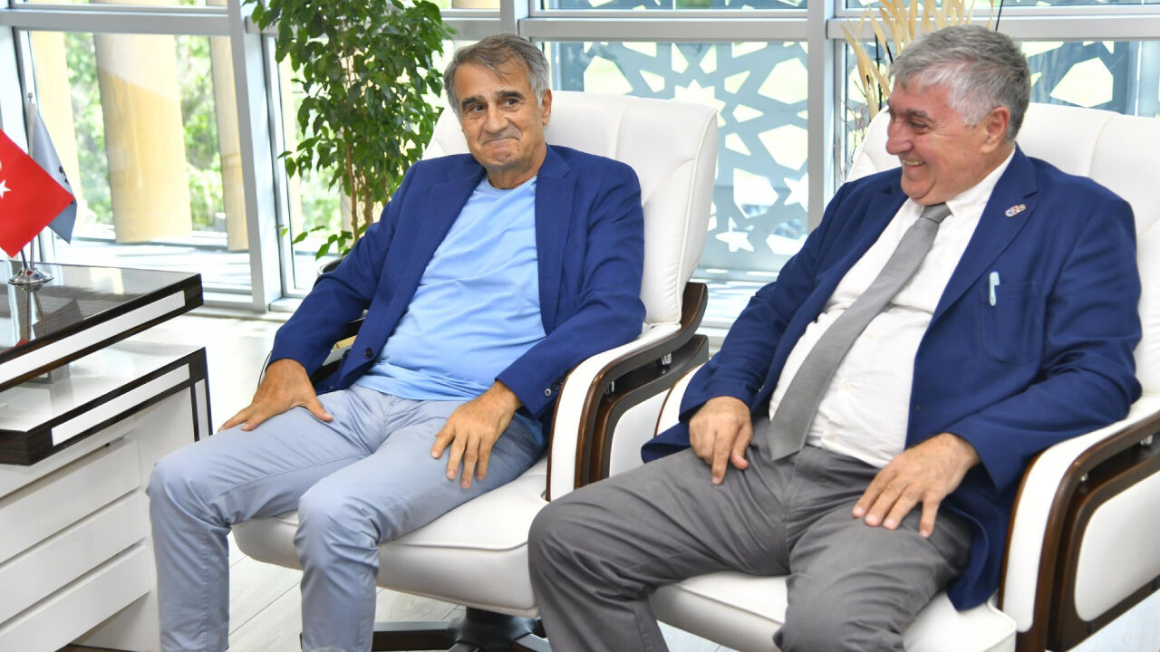 Şenol Güneş sürprizi! Trabzon ziyareti sosyal medyada gündem oldu Şenol Güneş sürprizi! Trabzon ziyareti sosyal medyada gündem oldu - 1. Resim