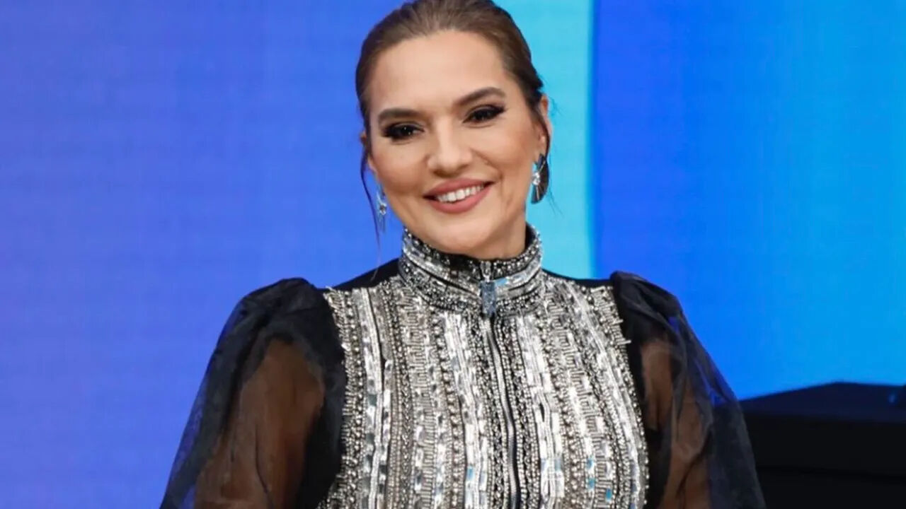 Demet Akalın'ın su faturası isyanına MUSKİ cevap verdi: Bahçe sulama sistemini kontrol et Demet Akalın'ın su faturası isyanına MUSKİ cevap verdi: Bahçe sulama sistemini kontrol et - 3. Resim