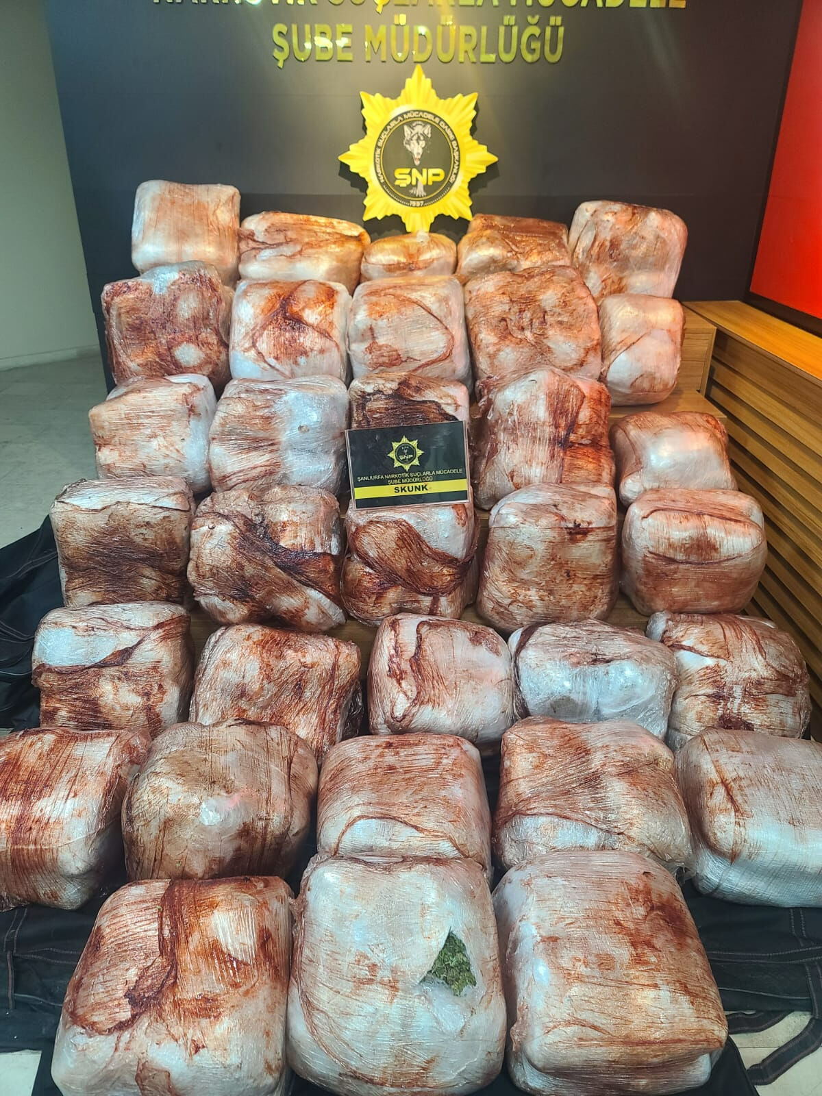 Zehir tacirlerine ağır darbe! 223 kilogram sentetik uyuşturucu yakalandı - 1. Resim