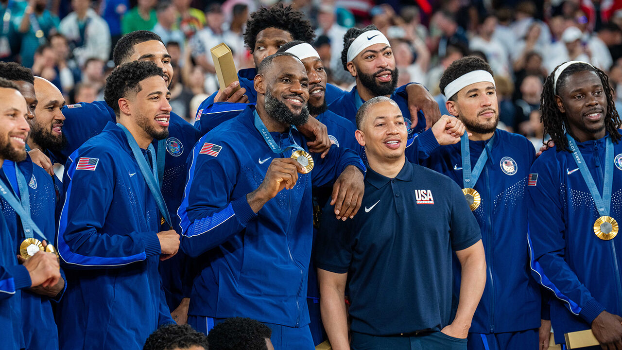 Ev sahibi Fransa'yı yenen ABD, üst üste beşinci kez altın madalya kazandı - 1. Resim