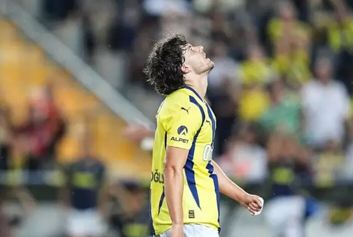 Ferdi Kadıoğlu Fenerbahçe'ye veda mı etti? O anlar sosyal medyada gündem oldu - 4. Resim