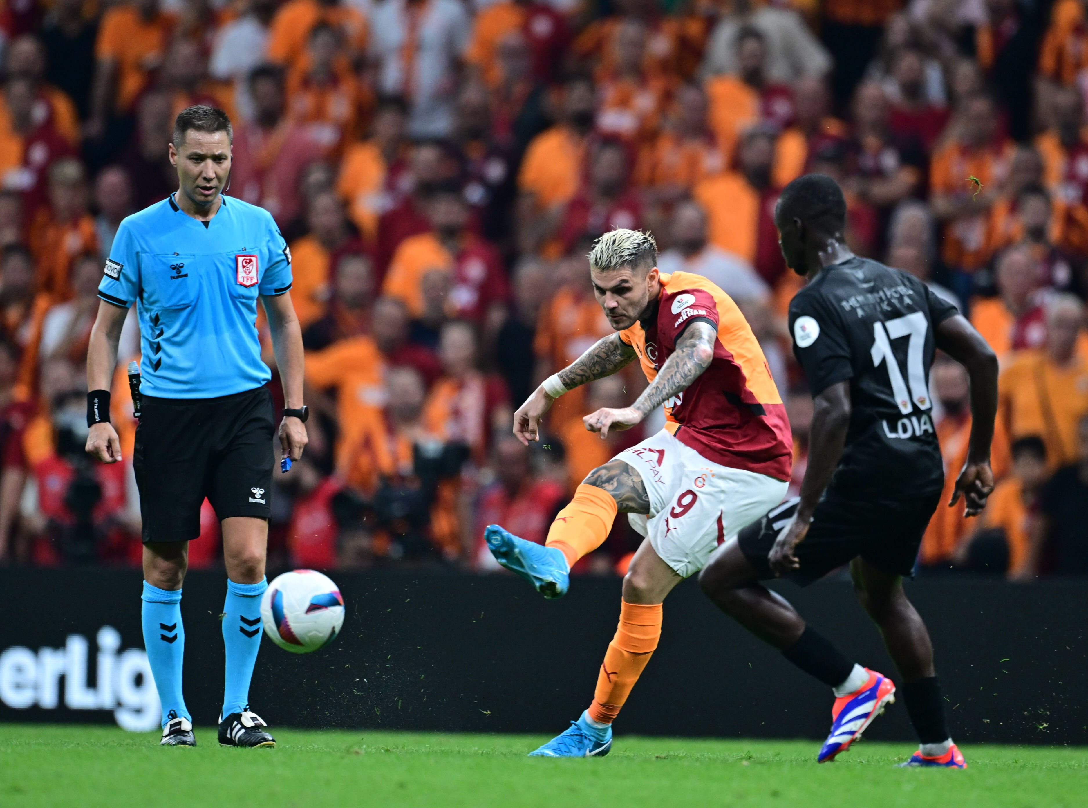 Jose Mourinho'dan Galatasaray'a hakem göndermesi! Adana Demirspor maçı sonrası flaş sözler Jose Mourinho'dan Galatasaray'a hakem göndermesi! Adana Demirspor maçı sonrası flaş sözler - 2. Resim