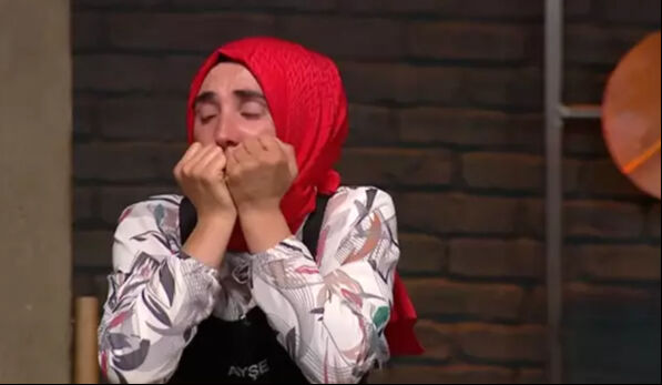 MasterChef'te olaylı bölüm! Deniz'in sözlerinden sonra Ayşe gözyaşlarına boğuldu - 1. Resim