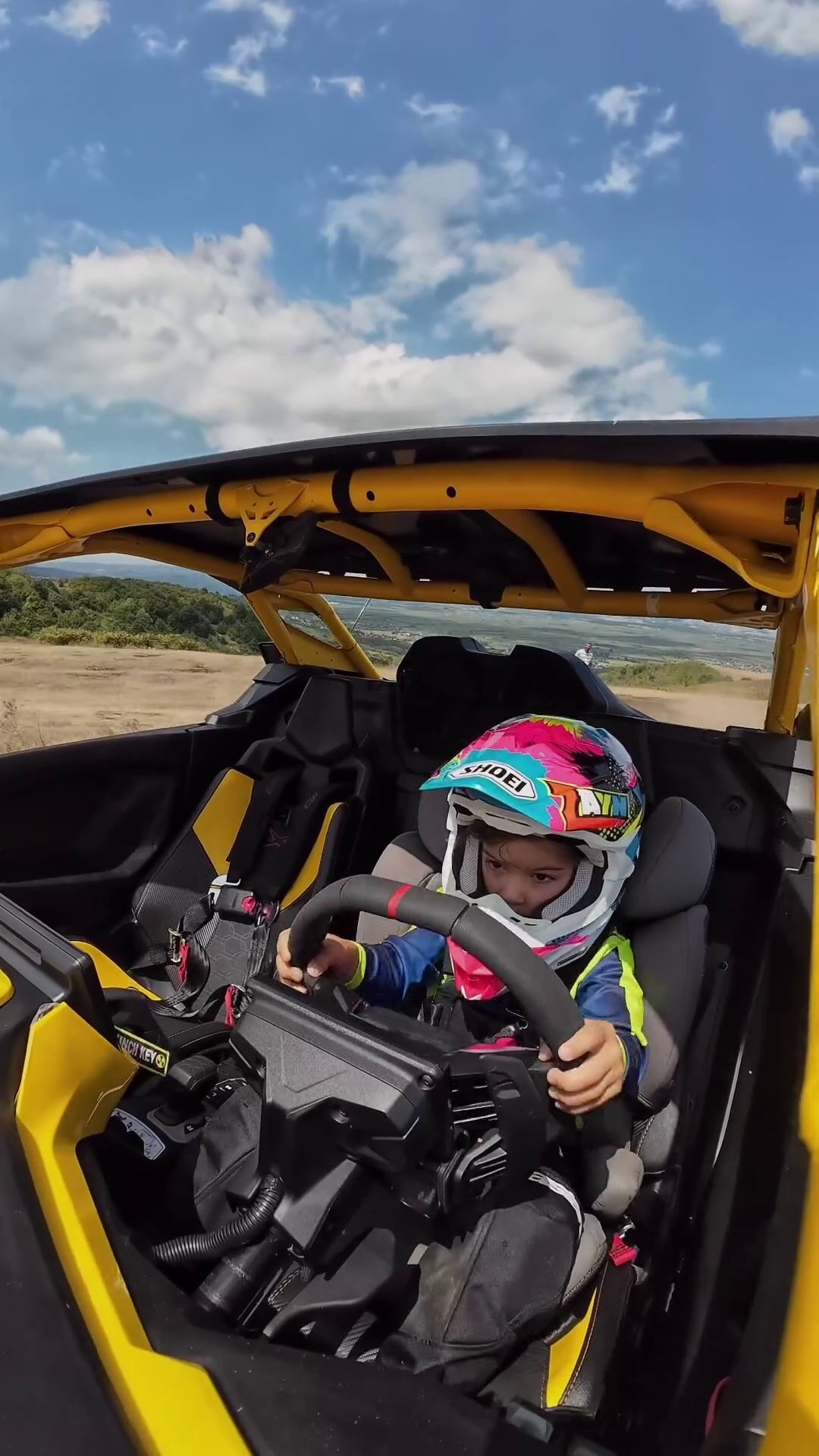 Milyonluk arabanın üstünden ATV ile atladı! Ünlü ismin oğlu Yusuf Dikeç pozu verdi Milyonluk arabanın üstünden ATV ile atladı! Ünlü ismin oğlu Yusuf Dikeç pozu verdi - 3. Resim