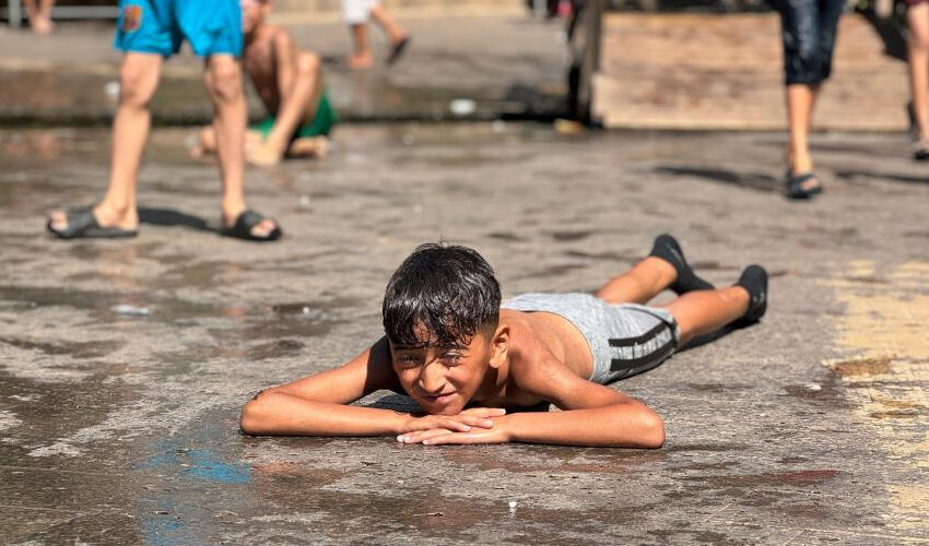 ‘Abe sıcaktır’ dedi, fenomen oldu! Diyarbakırlı Halil’i tanımayan yok, ünlüler de sesini kullanıyor - 1. Resim
