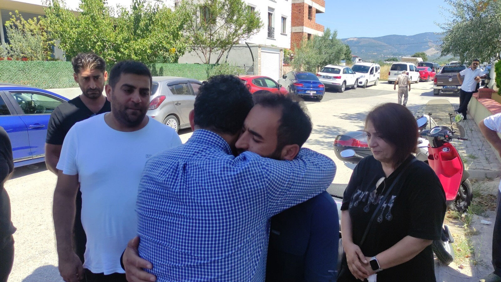 Ardahan Belediye Başkanı'nın şoförü Güntay Hoş toprağa verildi: Tabutunu başkanlar taşıdı - 1. Resim