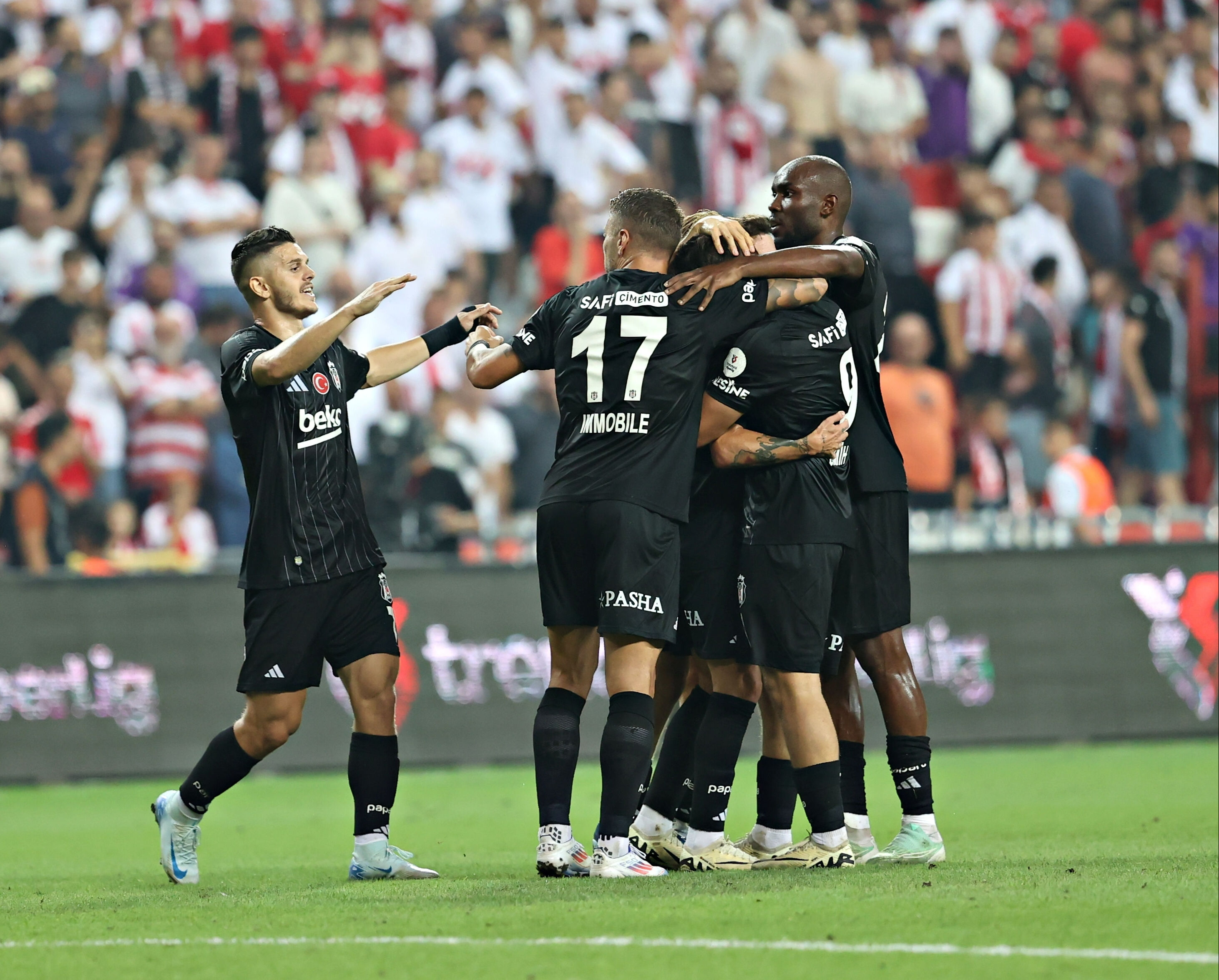 Beşiktaş seriyi sürdürdü! Üst üste 5 sezon galibiyetle başladı - 1. Resim
