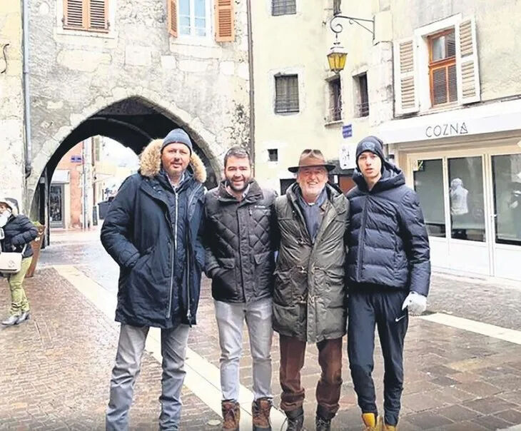 Lüks mekanın güvenliği Turgut Toplusoy'u feci şekilde darp etti - 1. Resim