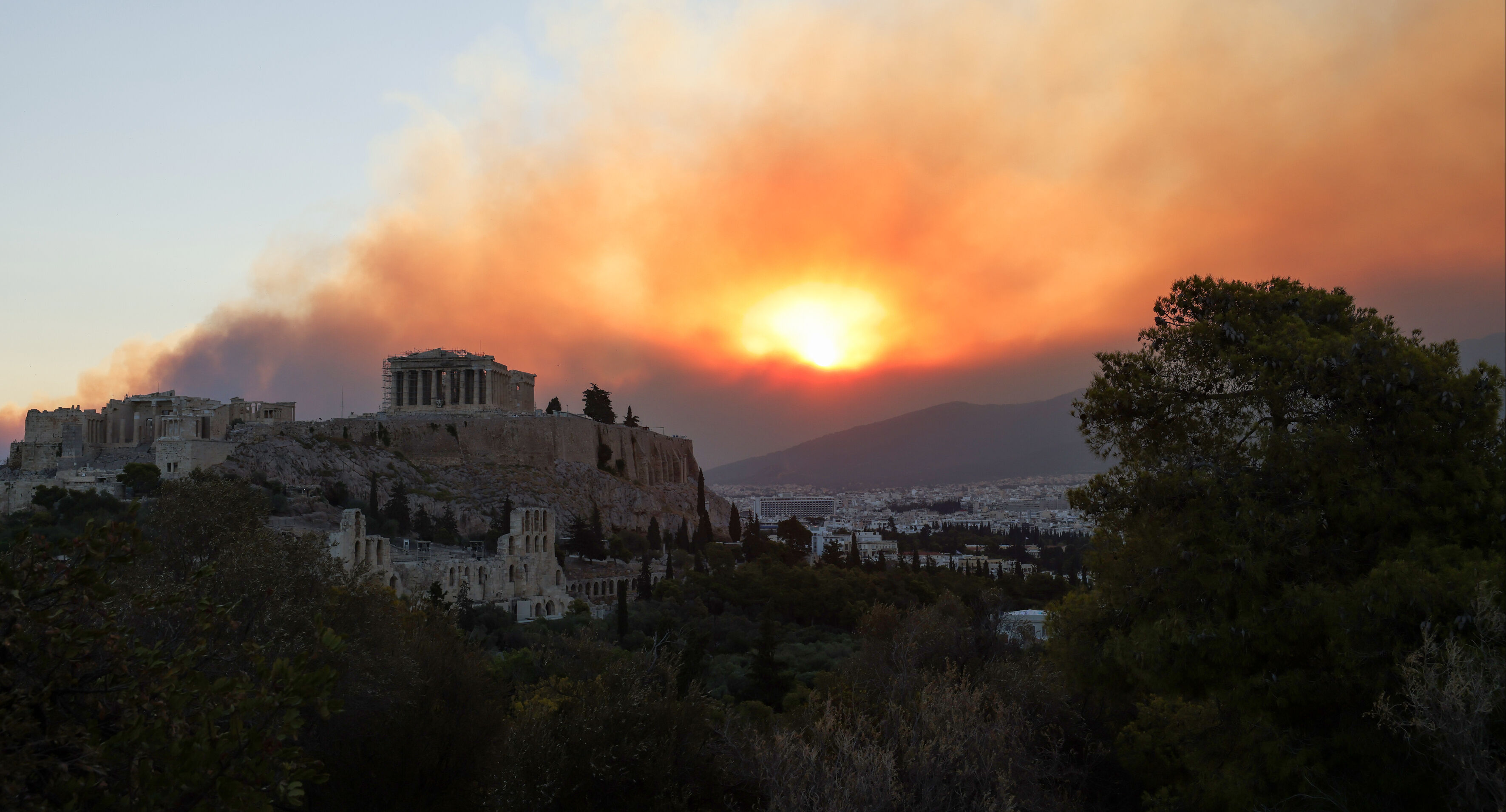 Yunanistan alevlere teslim! Köyler boşaltıldı, ülkenin yarısı 'kırmızı alarm'da - 3. Resim