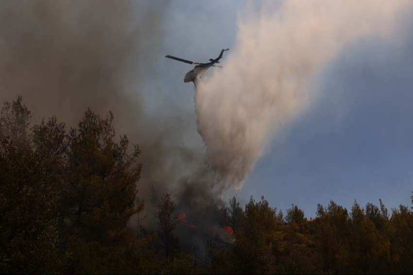 Yunanistan'da yangın krizi! Alevler yıldırım hızıyla yayılıyor - 2. Resim