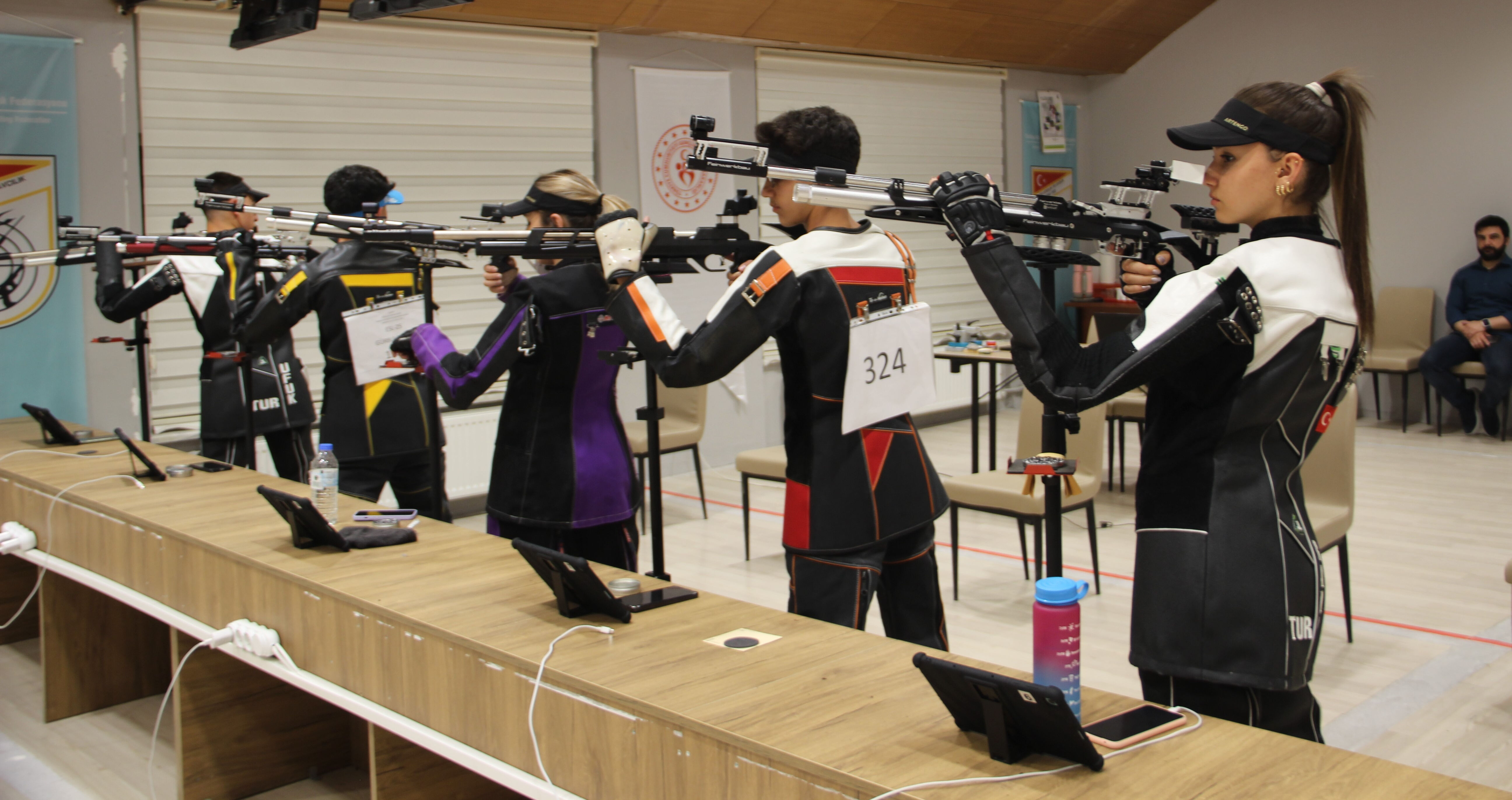 Yusuf Dikeç ilham kaynağı oldu! Genci yaşlısı atıyor - 1. Resim