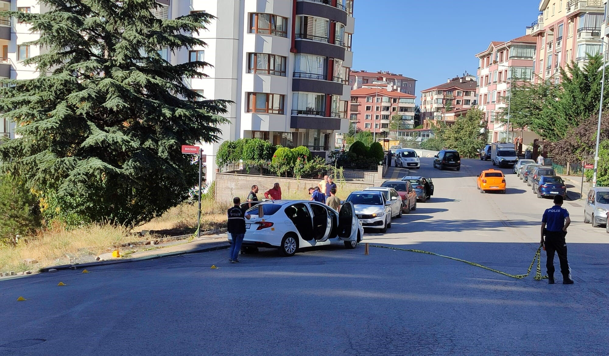 Ankara'da güpegündüz silahlı saldırı! Seyir halindeki araca kurşun yağdırdı - 2. Resim