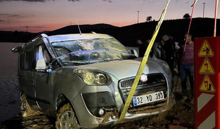 Bozulan aracını &ccedil;alıştırmak isteyince olanlar oldu! Az kalsın can veriyordu&hellip; &ldquo;Kurtulmak i&ccedil;in m&uuml;cadele ettim&rdquo; - 3. Resim