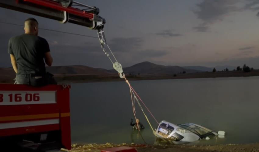 Bozulan aracını &ccedil;alıştırmak isteyince olanlar oldu! Az kalsın can veriyordu&hellip; &ldquo;Kurtulmak i&ccedil;in m&uuml;cadele ettim&rdquo; - 1. Resim