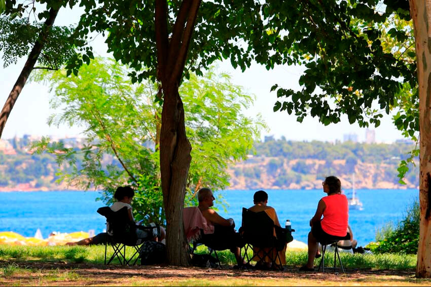 Denizin bile yaktığı Antalya'da termometreler &ccedil;ıldırdı - 4. Resim
