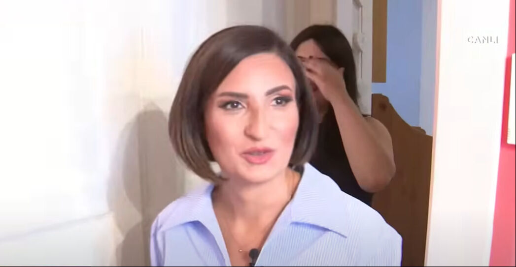 Feyza Civelek annesiyle yaşadığı evin kapılarını ilk kez açtı! Yatak odasına giren sunucu şoke oldu - 6. Resim