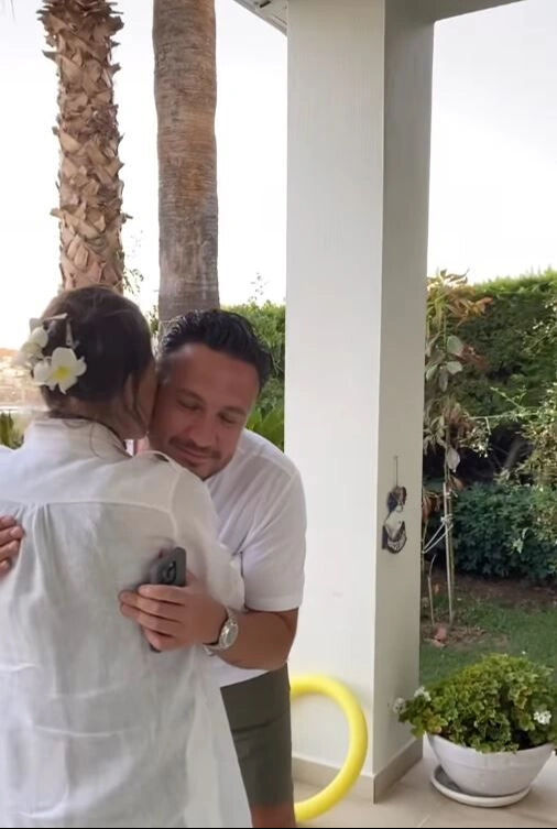 Hatice Şendil ve eşi Burak Sağyaşar'dan Filiz Akın'a ziyaret! - 1. Resim