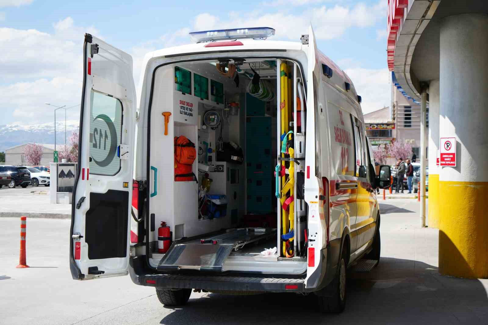 İnşaattan düşen bir işçi hayatını kaybetti! - 1. Resim