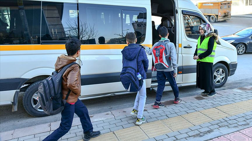 Okul servis şoförleri UKOME kararını yok saydı: Zammı kendileri belirledi! Okul servis şoförleri UKOME kararını yok saydı: Zammı kendileri belirledi! - 1. Resim