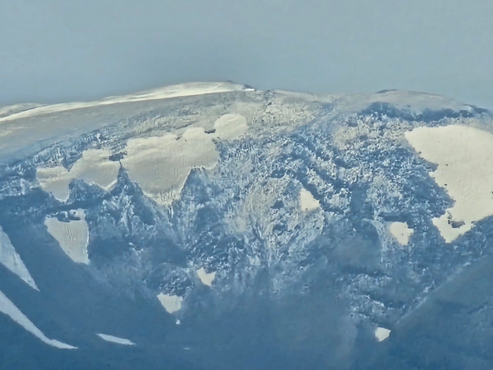 Şaşırtan olay! Yurt genelinde sıcak hava etkiliyken Bitlis'e kar yağdı - 1. Resim