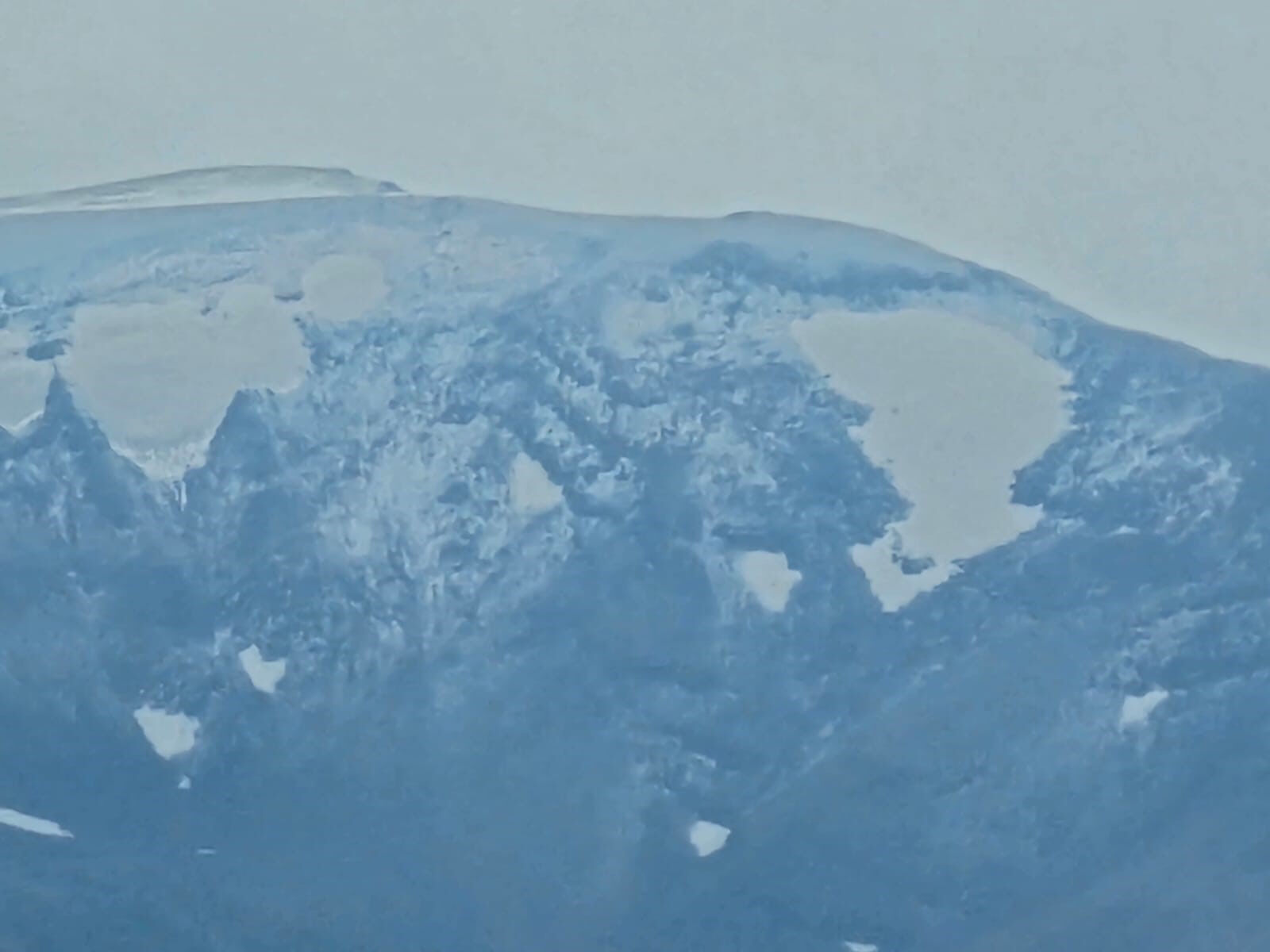 Şaşırtan olay! Yurt genelinde sıcak hava etkiliyken Bitlis'e kar yağdı - 2. Resim