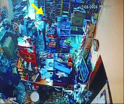 Tekirdağ'da dehşet anları! Tartıştığı kişiye tüp fırlattı Tekirdağ'da dehşet anları! Tartıştığı kişiye tüp fırlattı - 1. Resim