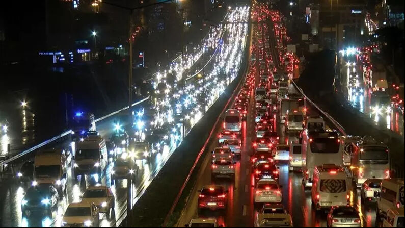 Akaryakıta indirim geldi! Benzin, motorin ve LPG'de güncel fiyatlar Akaryakıta zam geldi! Benzin, motorin ve LPG'de güncel fiyatlar - 3. Resim