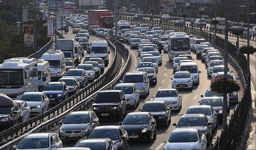 Aracı olanlar dikkat! Zorunlu trafik sigortasına zam geldi, kim ne kadar ödeyecek? Aracı olanlar dikkat! Zorunlu trafik sigortasına zam geldi, kim ne kadar ödeyecek? - 1. Resim