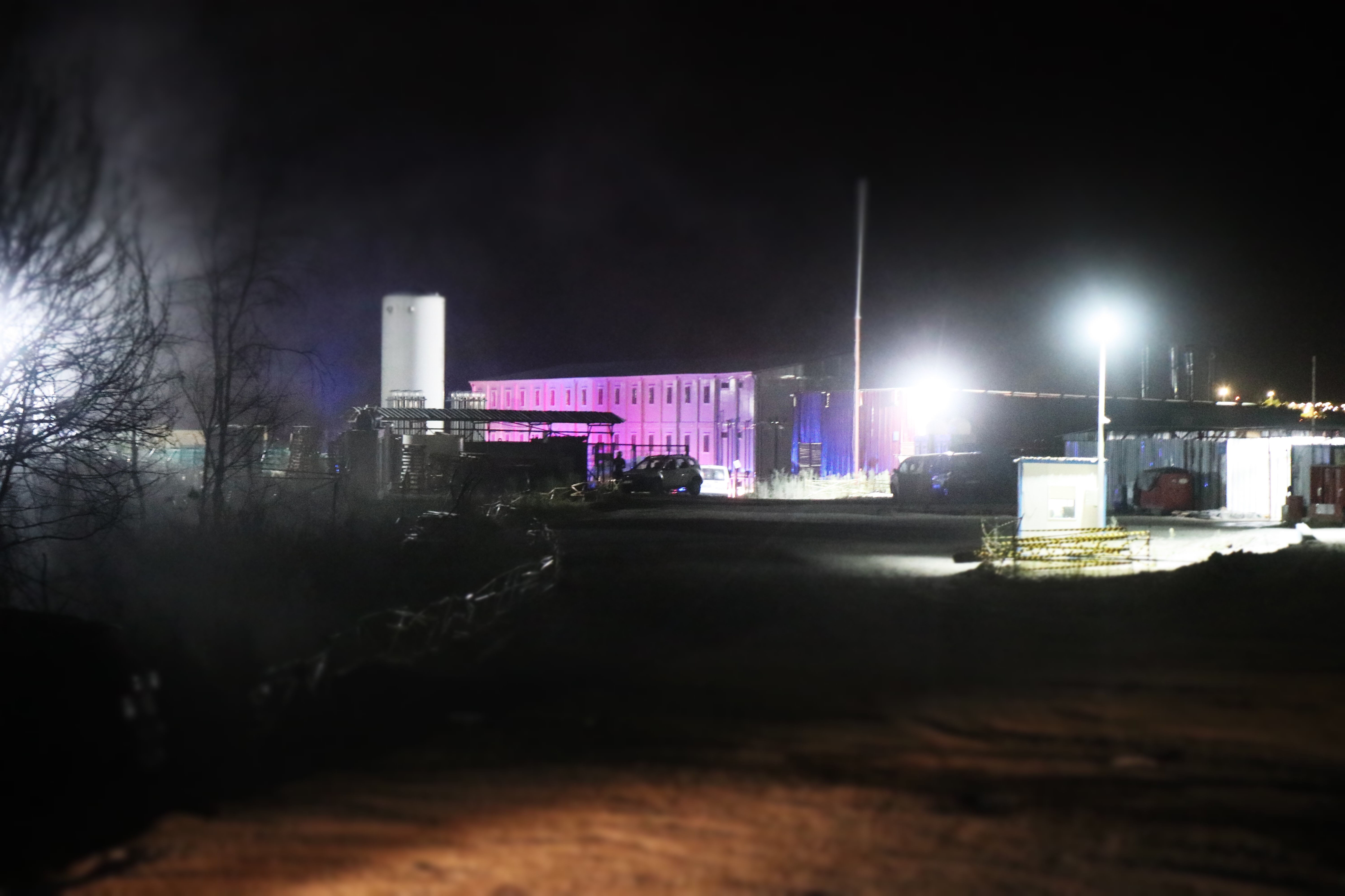 Bin yataklı hastanede işçilerin kaldığı yerin tavanı çöktü! Çok sayıda yaralı var - 1. Resim