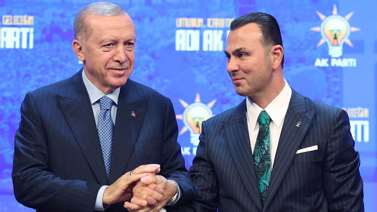 Cumhurbaşkanı Erdoğan tek tek duyurdu! İşte AK Parti'ye geçen 15 isim Cumhurbaşkanı Erdoğan tek tek duyurdu! İşte AK Parti'ye geçen 15 isim - 2. Resim