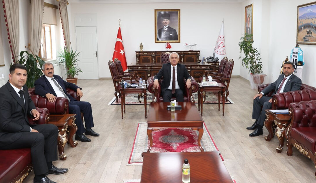 Cumhurbaşkanı Erdoğan tek tek duyurdu! İşte AK Parti'ye geçen 15 isim Cumhurbaşkanı Erdoğan tek tek duyurdu! İşte AK Parti'ye geçen 17 isim - 10. Resim