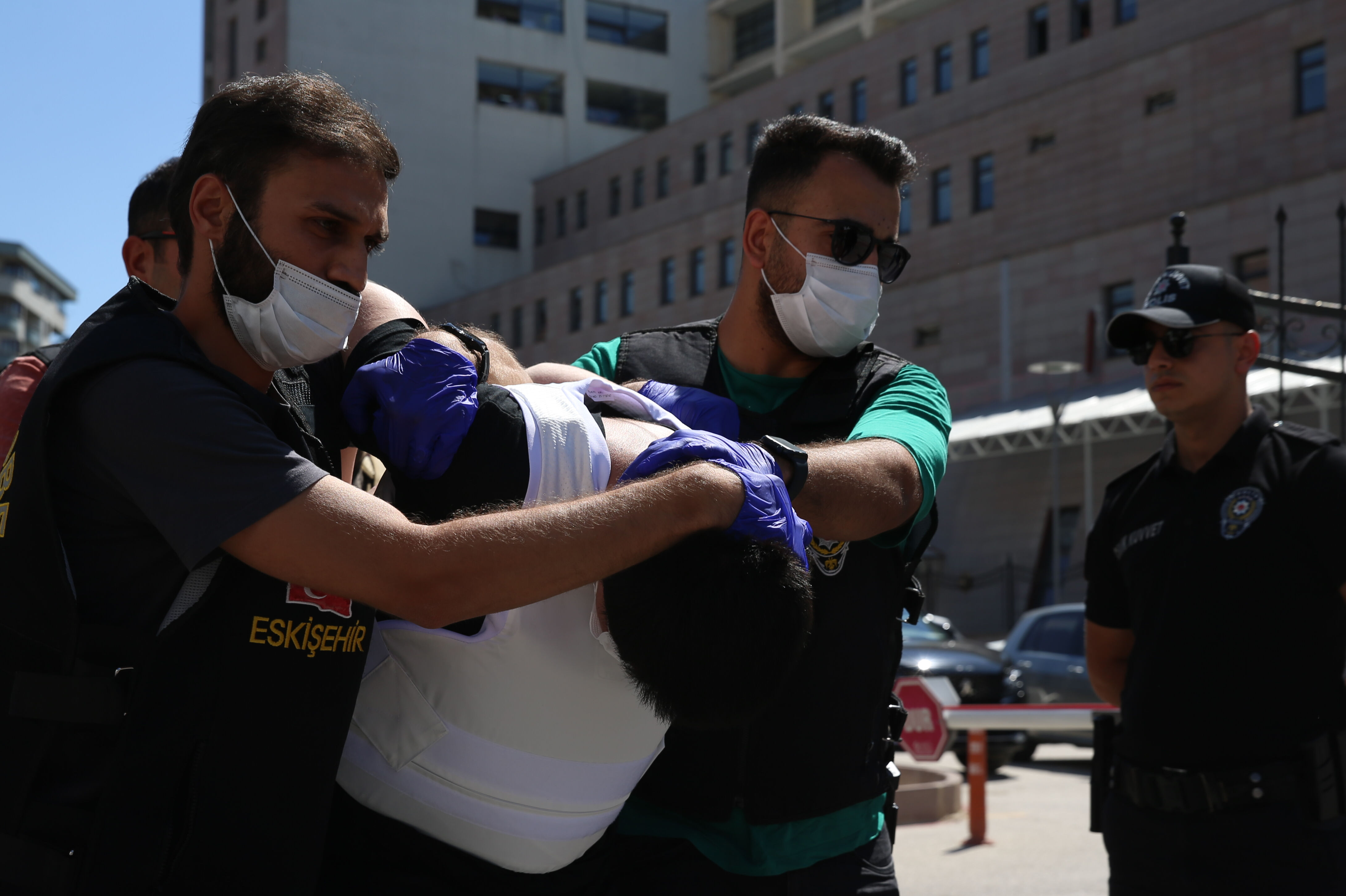 Eskişehir saldırganına 108 yıl hapis istendi! Oyun kıyafetiyle 5 kişiyi bıçaklayan gençten itiraflar: Patlayıcı yapamadım Eskişehir saldırganına 108 yıl hapis! Oyun kıyafetiyle 5 kişiyi bıçaklayan gençten çarpıcı itiraflar: Patlayıcı yapamadım - 3. Resim