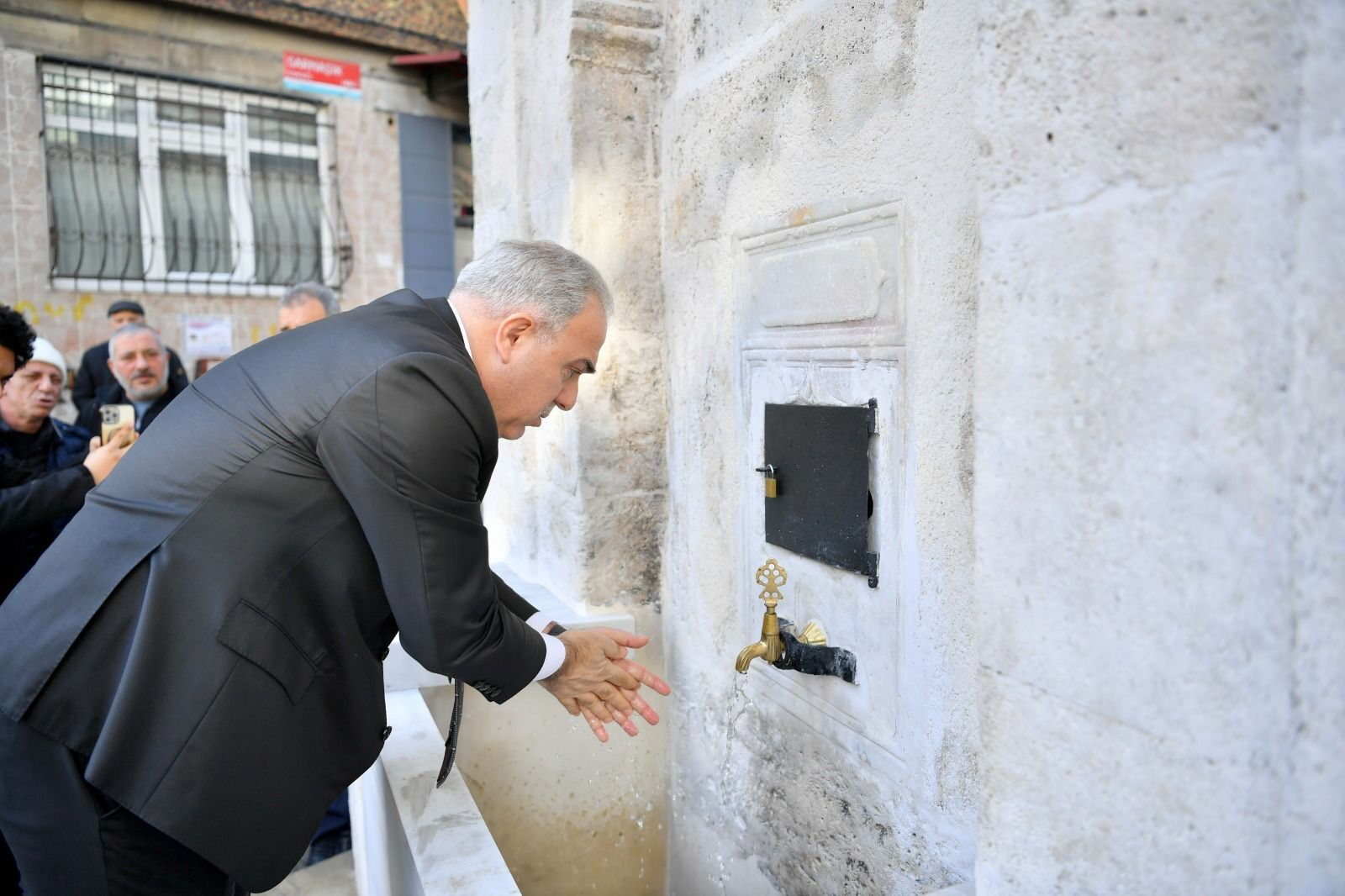 İstanbul Fatih'te 100 tarihi çeşme restore edilerek yeniden suya kavuşturuldu Fatih'te tarihi 100 çeşme restore edilerek yeniden suya  kavuşturuldu - 5. Resim
