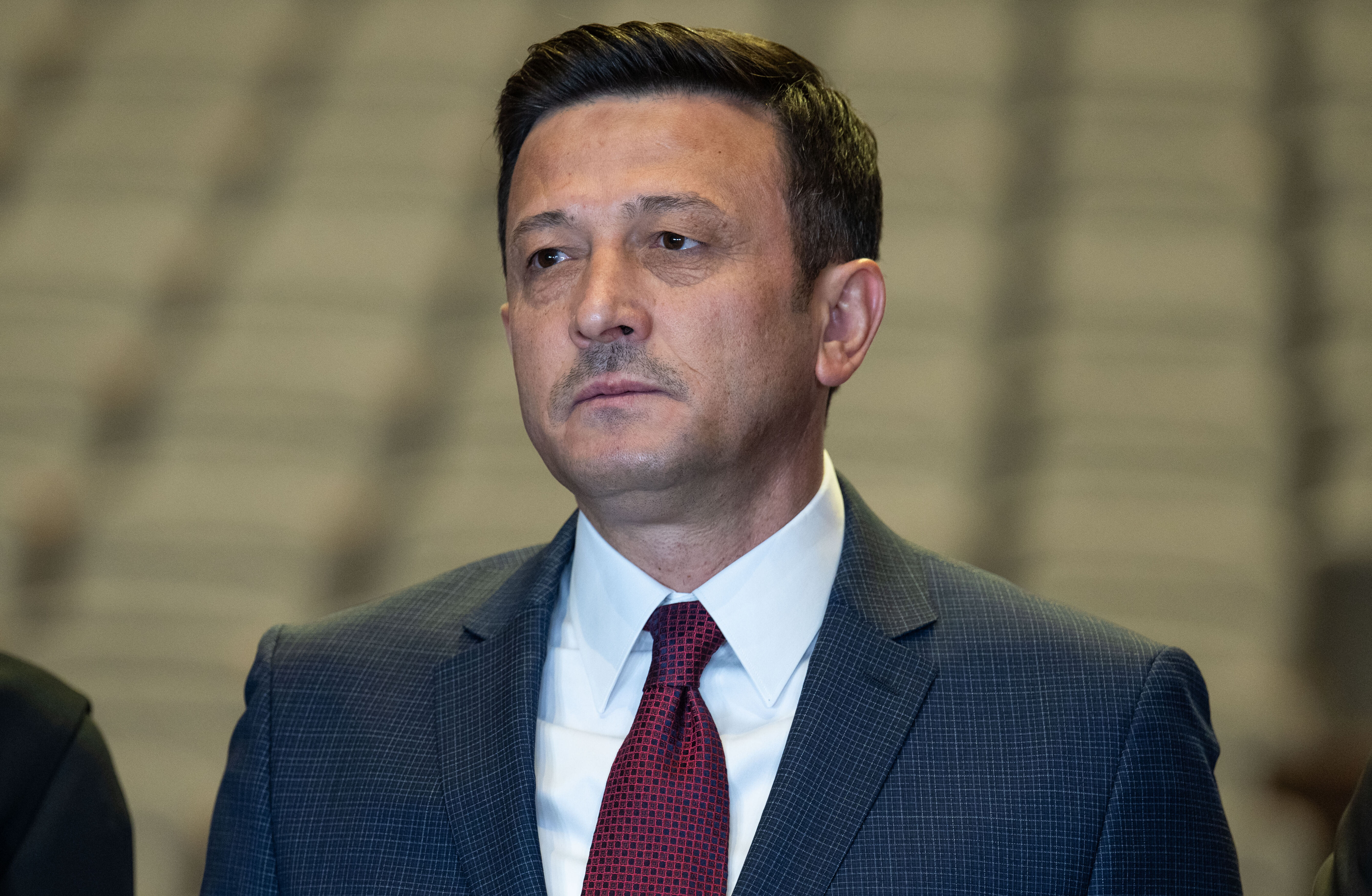 Hamza Dağ "17 kişi geçecek" demişti! 15 isme rozet takılınca herkes aynı soruyu sordu Hamza Dağ "17 kişi geçecek" demişti! 15 isme rozet takılınca herkes aynı soruyu sordu - 1. Resim