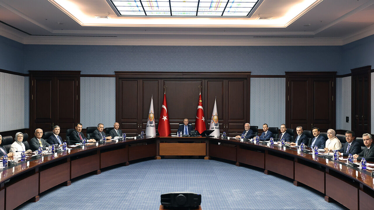 MYK üyesinin sözleri Erdoğan'ı kızdırdı:  MYK üyesinin sözleri Erdoğan'ı kızdırdı: