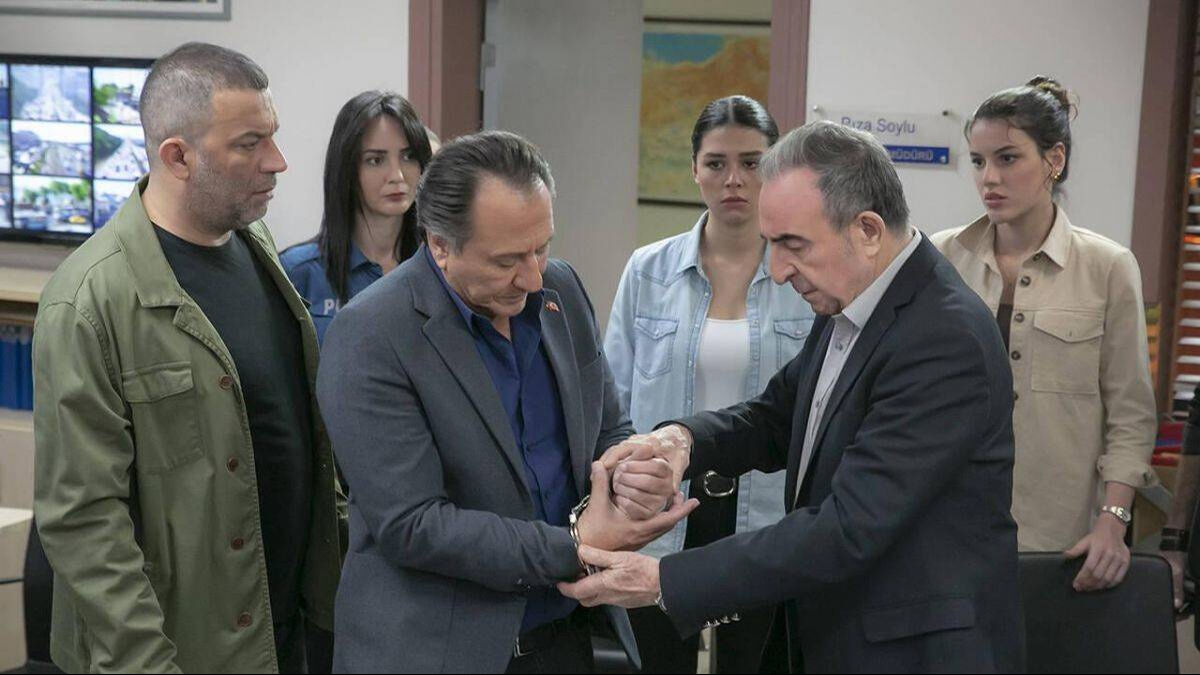 Yüsra Geyik Arka Sokaklar'a geri mi dönüyor? Açıklama yaptı - 1. Resim