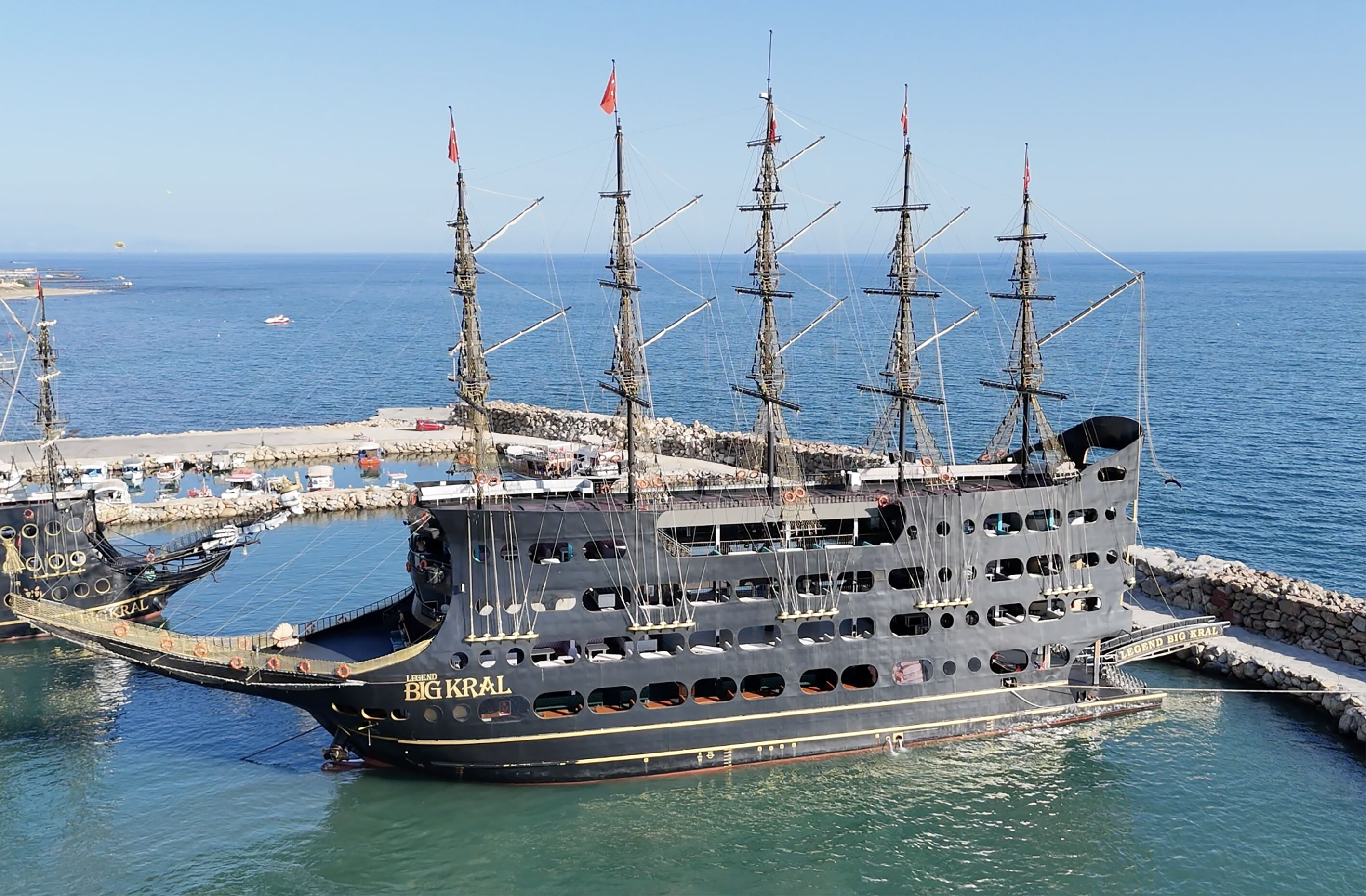 Antalya'da yeni bir rekor! Avusturyalı sporcu Alanya'da 1300 ton ağırlığındaki tekneyi çekti - 4. Resim